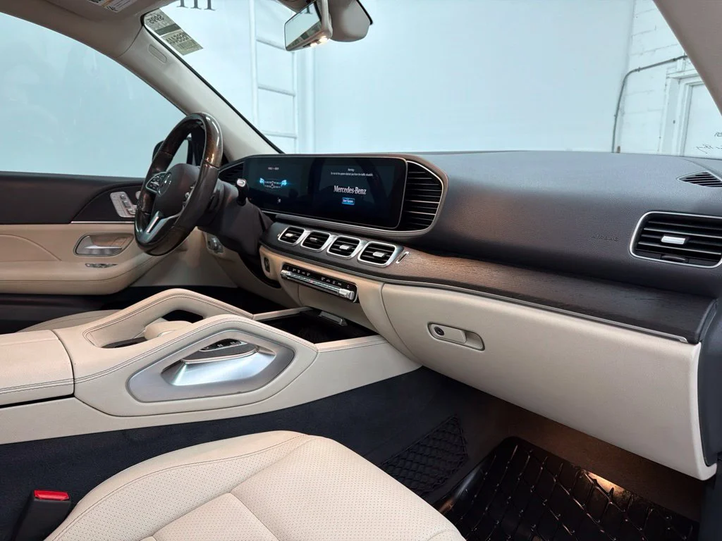 Used 2020 White Mercedes-Benz GLE 450 image 25