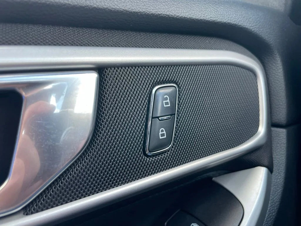 Used 2020 Silver Metallic Ford XLT image 24
