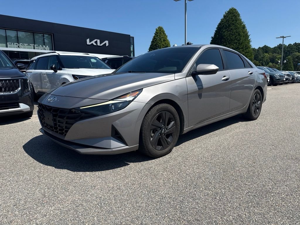 Used 2021 Silver Hyundai Blue image 1