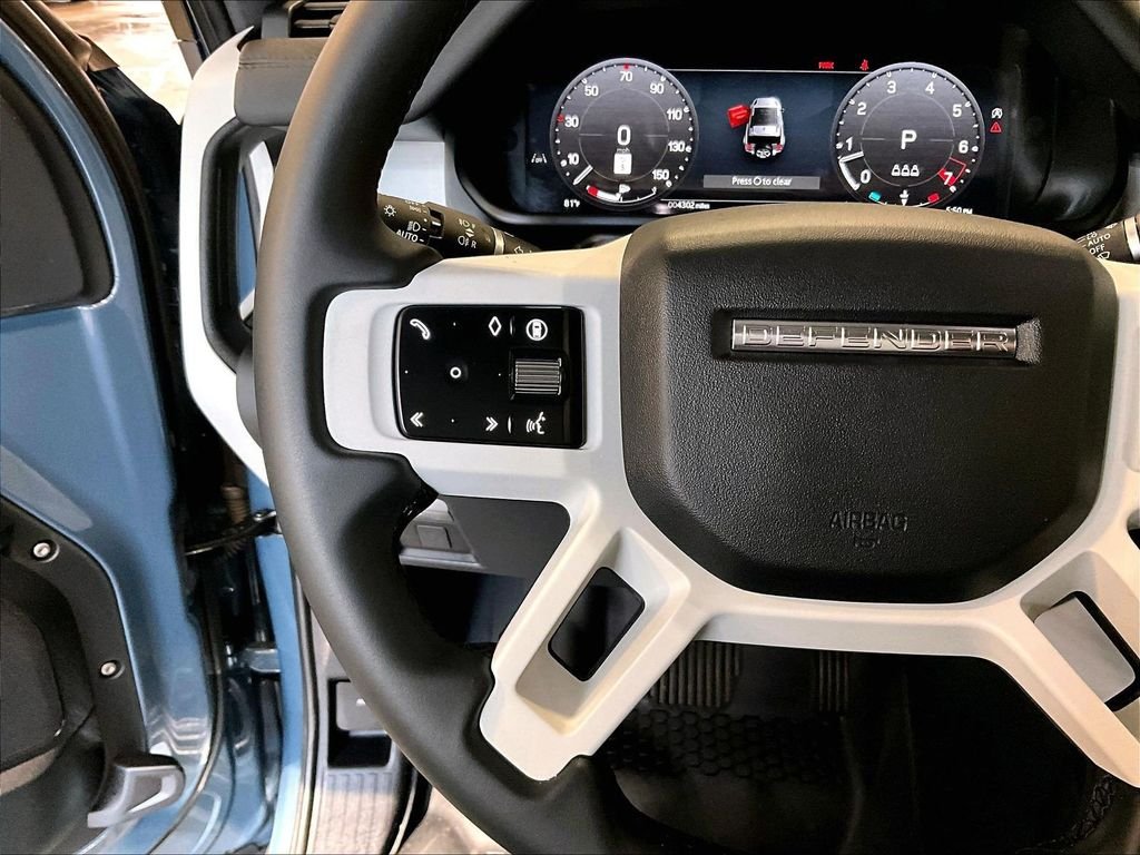 Used 2025 Blue Land Rover S image 24