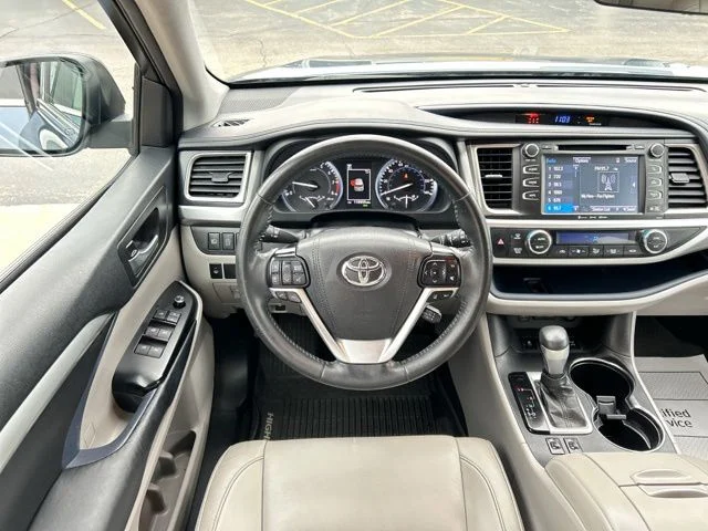 Used 2017 Shoreline Mist Toyota XLE image 28