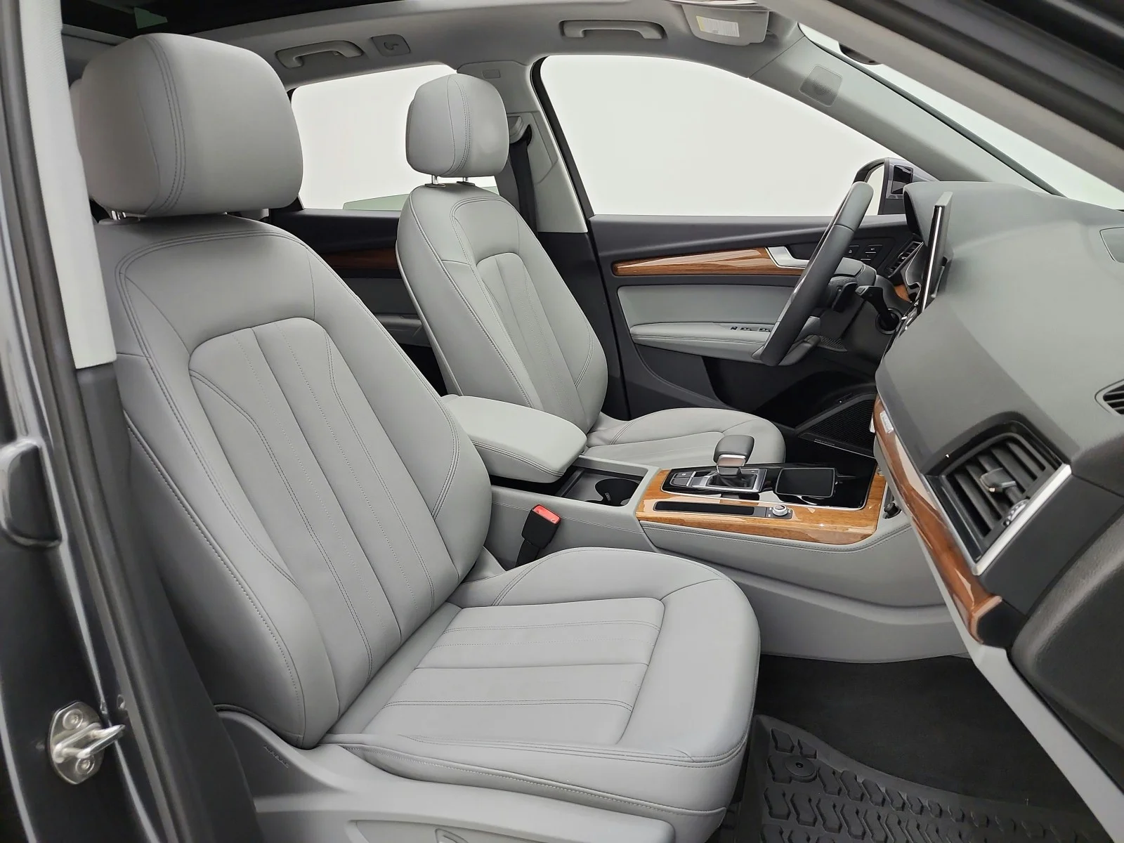 Used 2023 Daytona Gray Pearl Effect Audi S line Premium Plus image 20