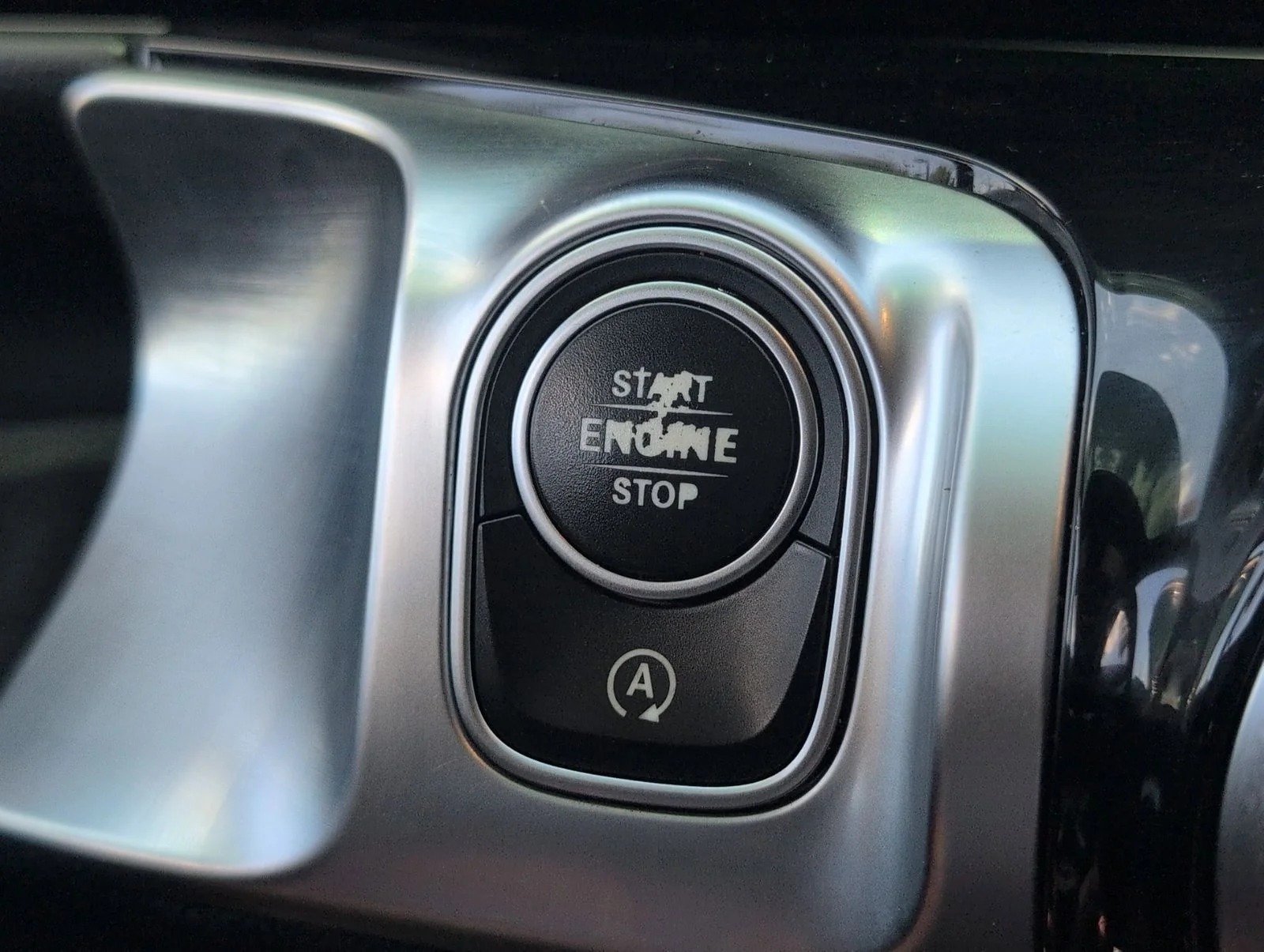 Used 2021 Blue Mercedes-Benz GLB 250 image 22