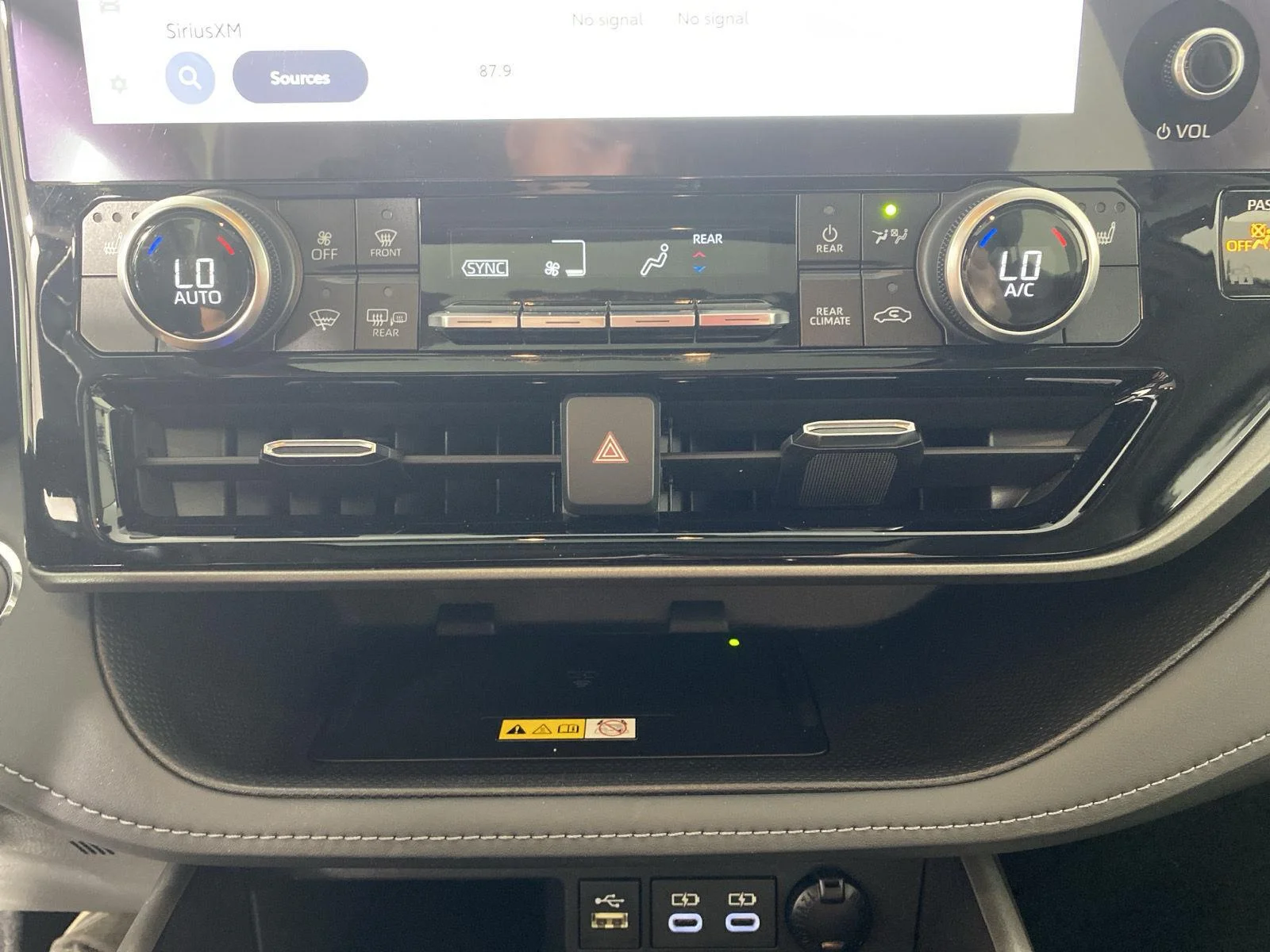 Used 2023 Wind Chill Pearl Toyota XLE image 27