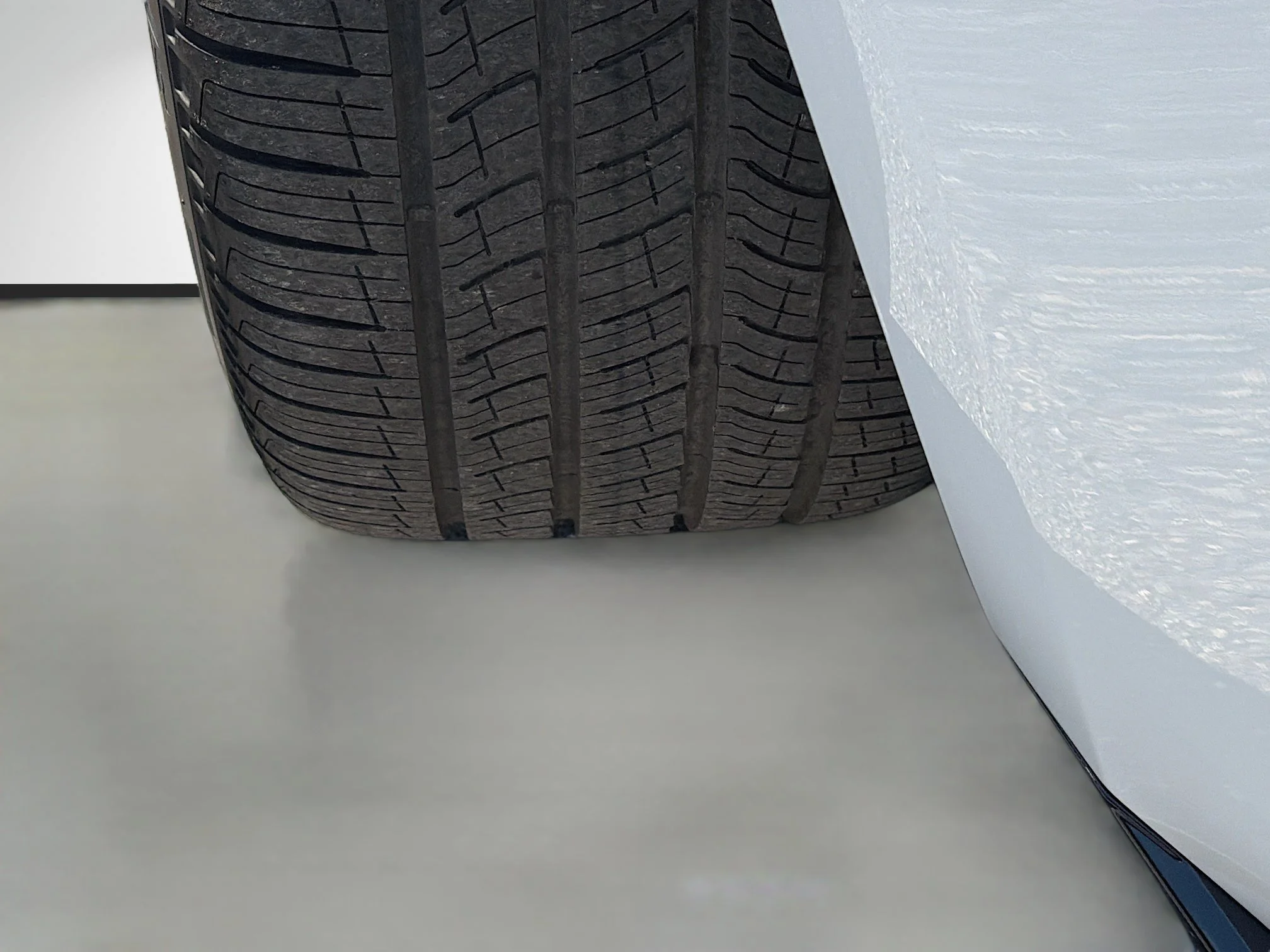 New 2026 Ostuni Pearl White Premium Metallic Land Rover SE image 42