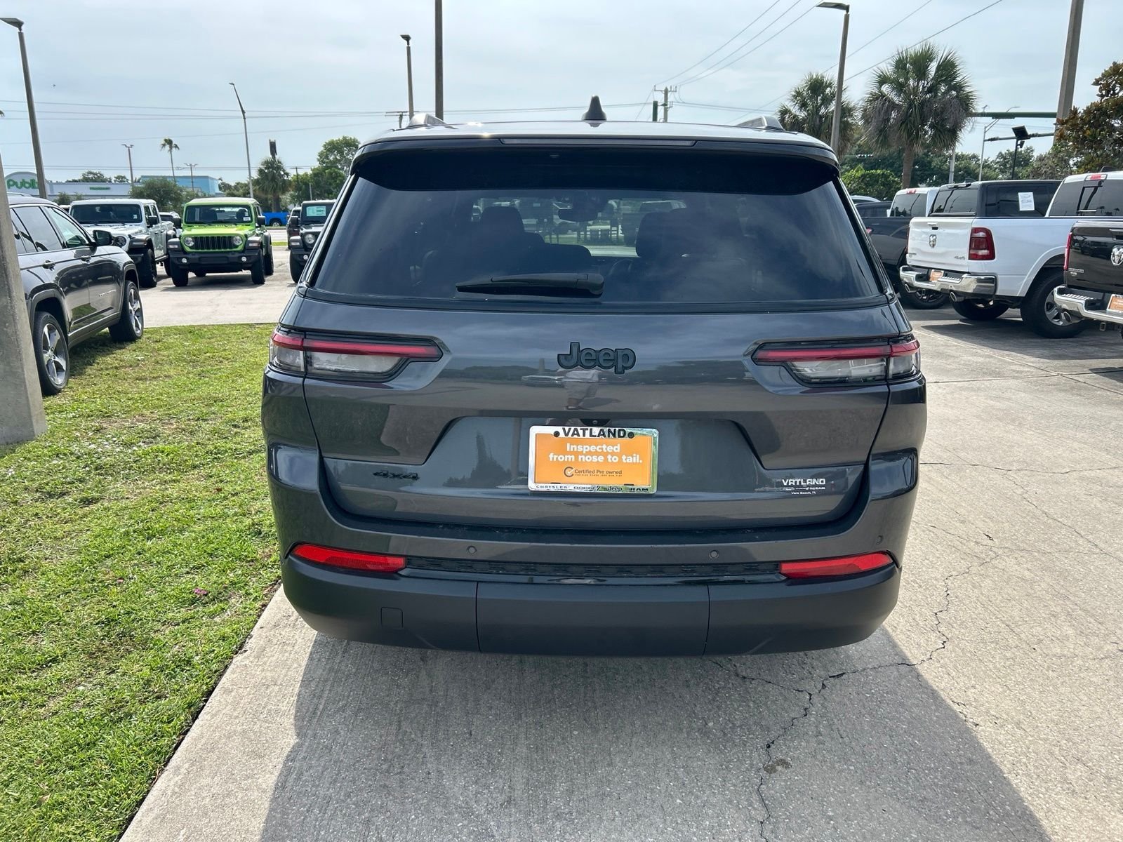 Certified Used 2023 Gray Jeep Altitude X image 4