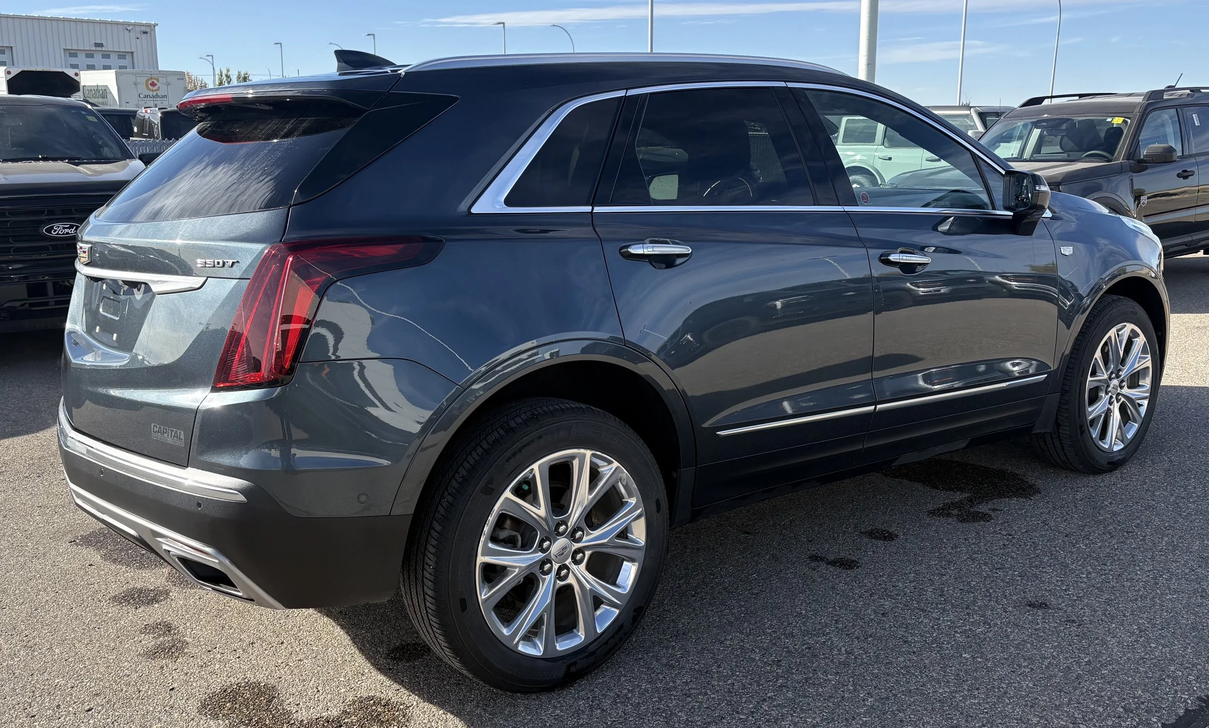 Used 2020 Shadow Metallic Cadillac PREMIUM LUXURY AW AWD **New Arrival** image 5