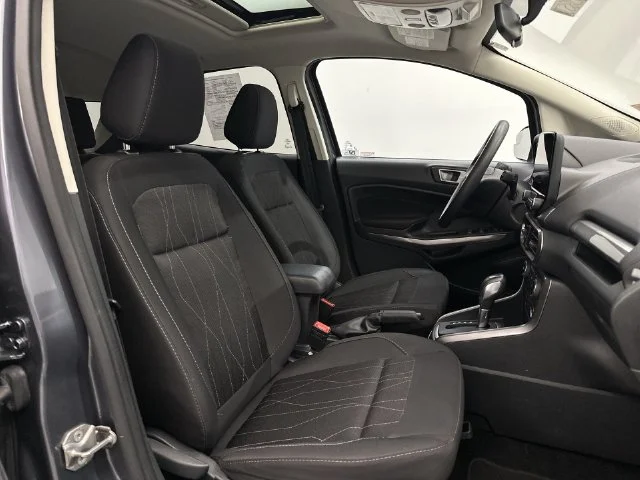 Used 2021 Black Ford SE image 30