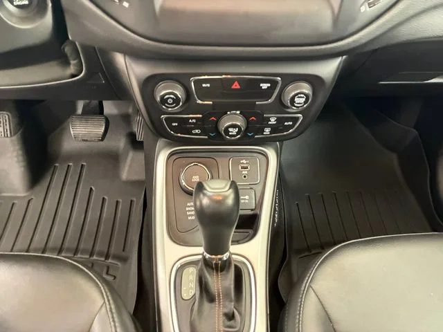Certified Used 2019 White Jeep Latitude 4x4 image 21