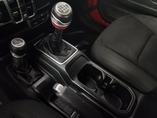 2020 Jeep Wrangler Unlimited Sahara - Photo 28