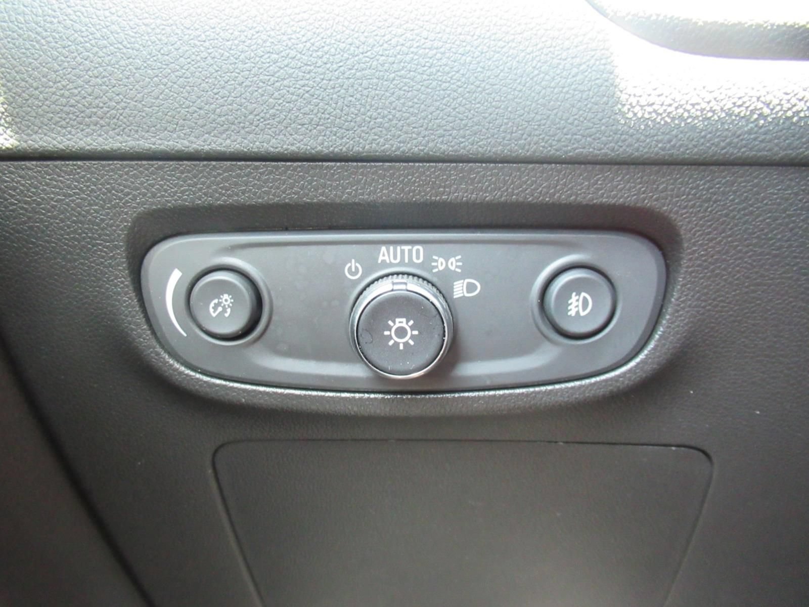 Used 2023 SUMMIT WHITE Buick Preferred image 22