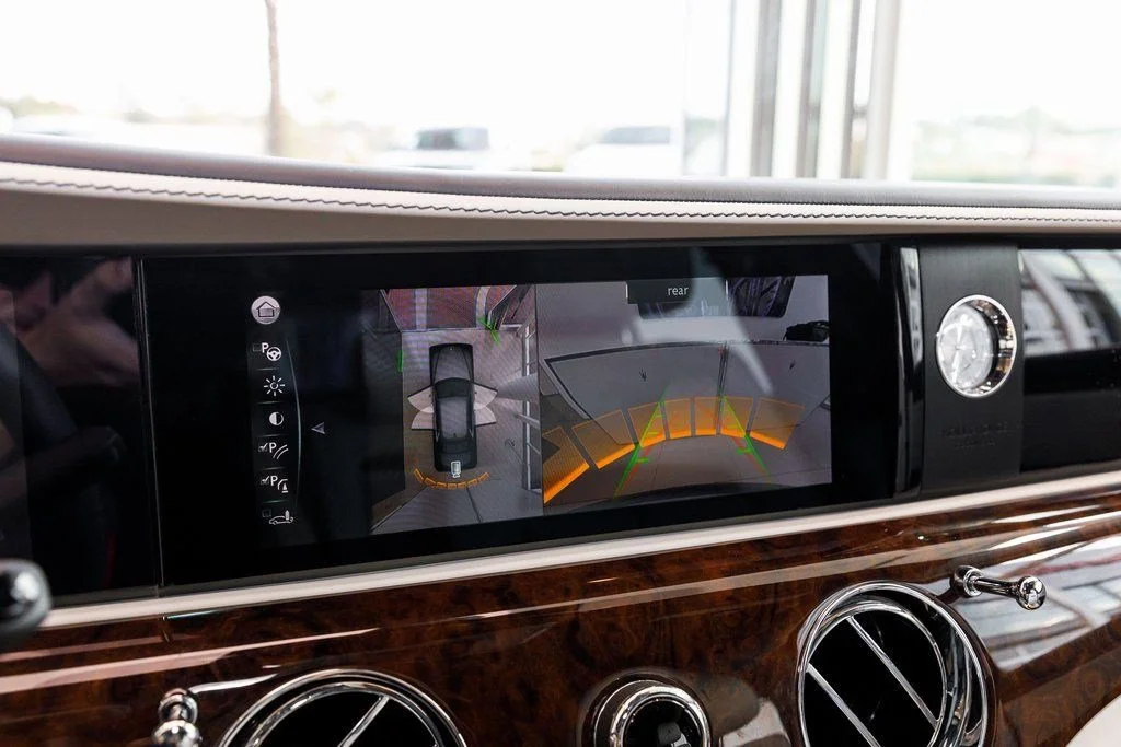 Used 2021 Midnight Sapphire Rolls-Royce  image 19
