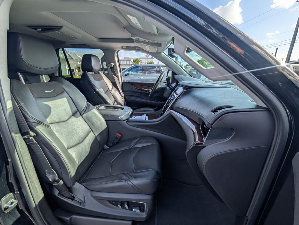 Used 2020 Black Cadillac Luxury image 19