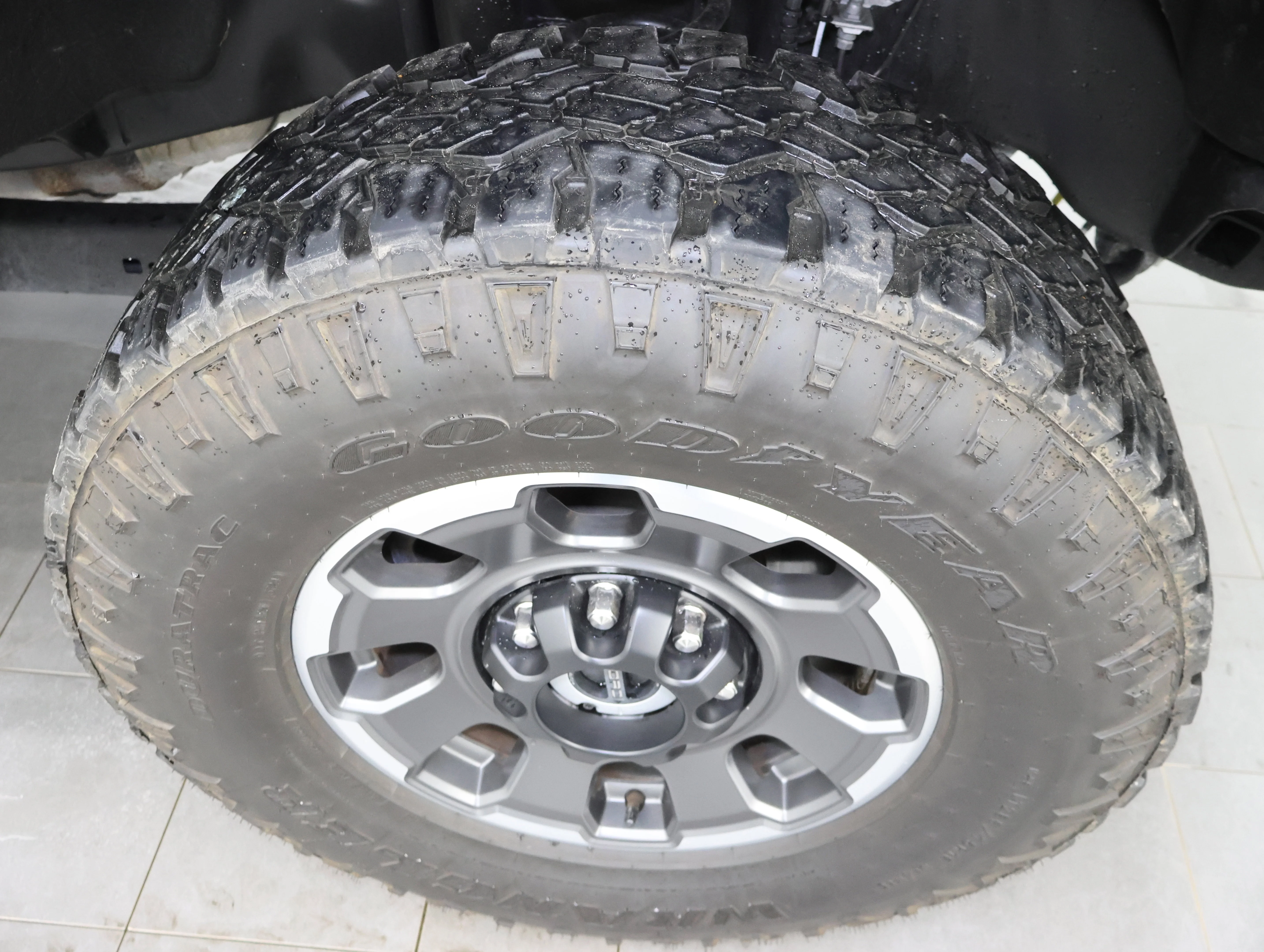 Used 2024 Agate Black Metallic Ford XLT image 3