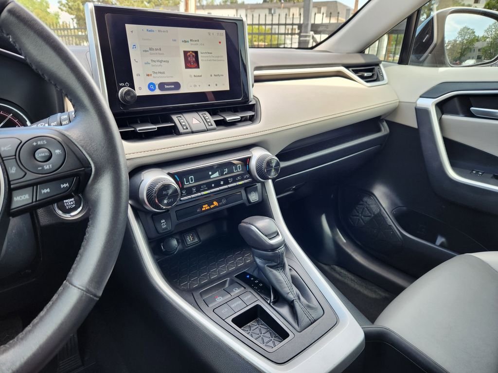2024 Toyota RAV4 XLE Premium - Photo 16