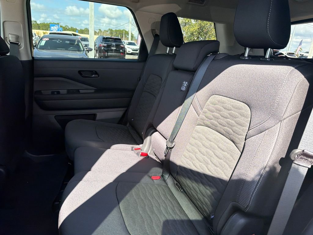 New 2026 Nissan Pathfinder SV 4D Sport Utility