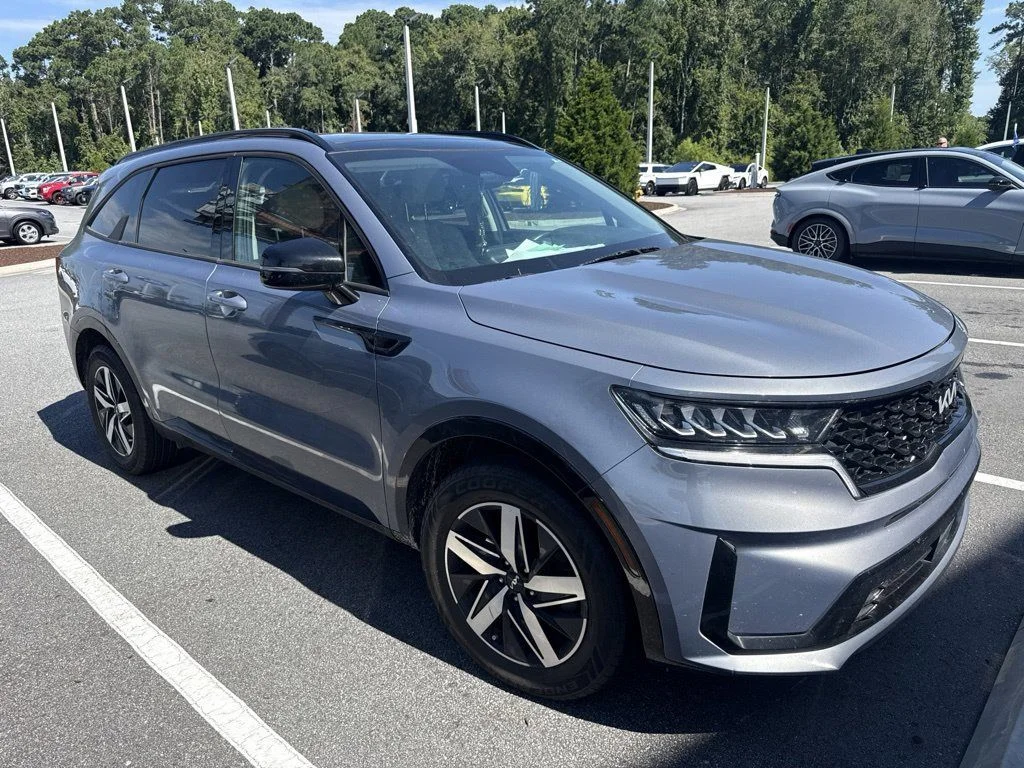 Used 2023 Everlasting Silver Kia EX image 1