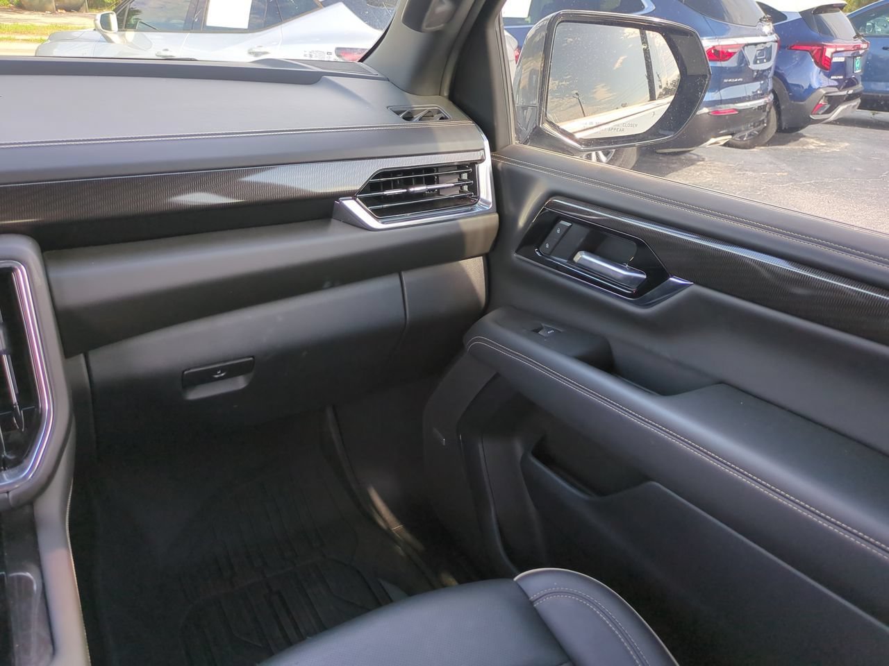 Used 2025 Sterling Metallic GMC Elevation image 18