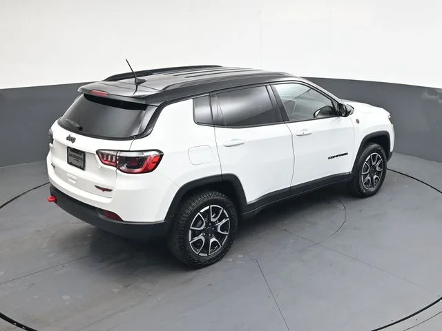 2025 Jeep Compass Trailhawk - Photo 24
