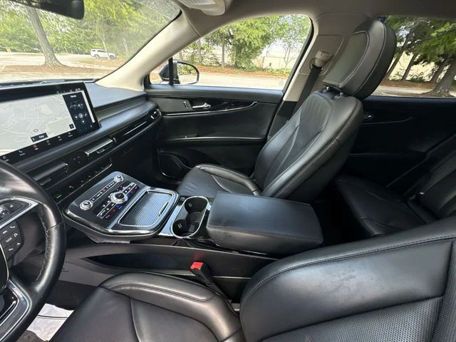 Used 2023 Black Lincoln Reserve image 21