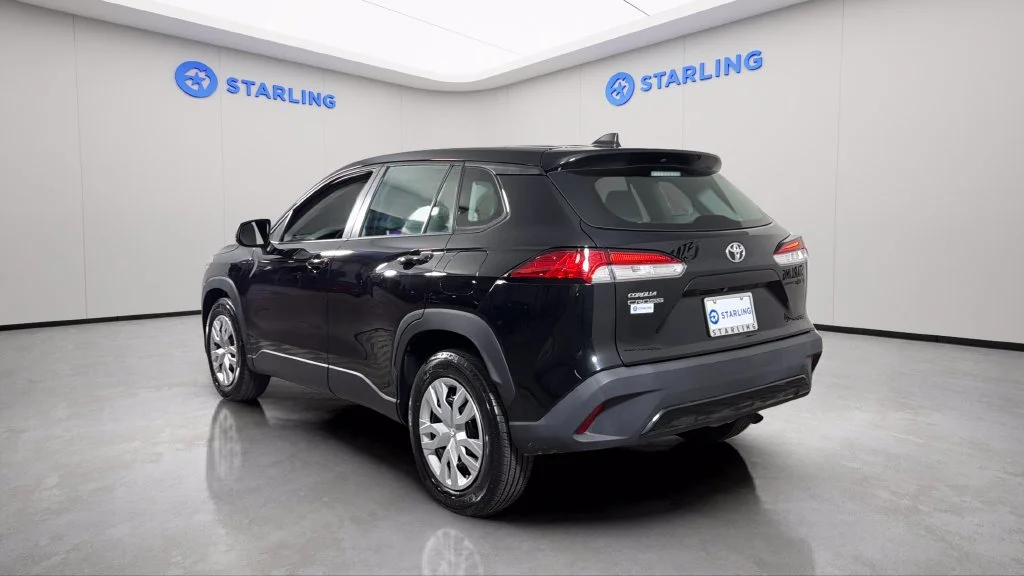 Used 2023 Black Toyota L image 5