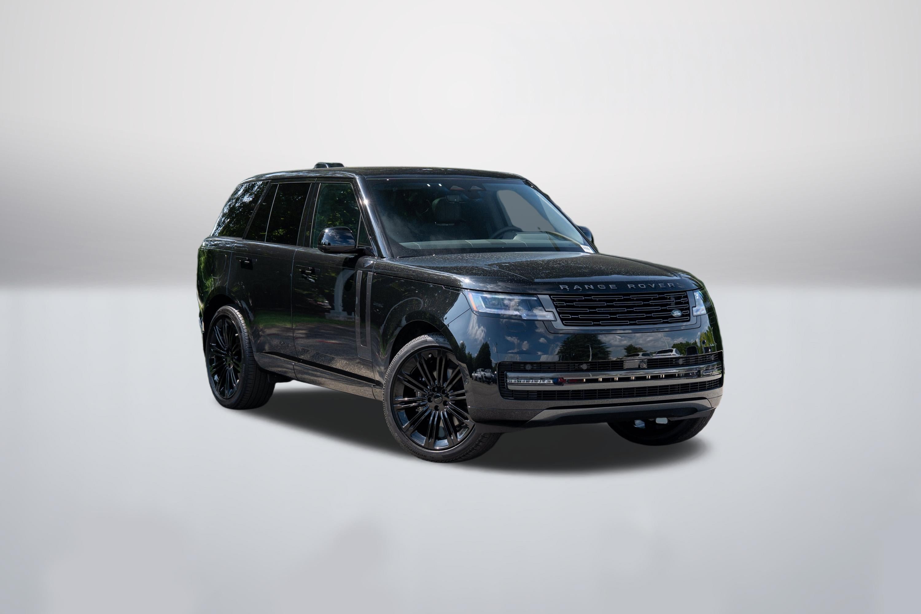 Used 2026 Santorini Black Metallic Land Rover SE image 1