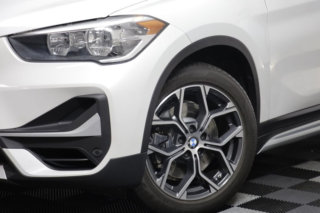 Used 2021 Mineral White Metallic BMW xDrive28i image 3