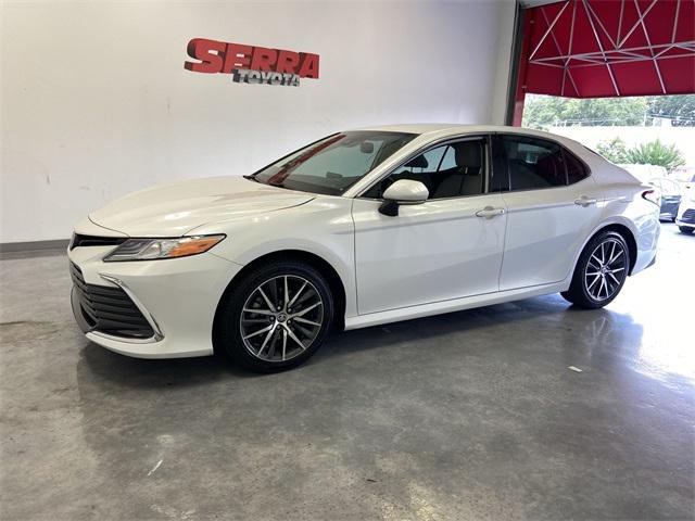 Certified Used 2023 WIND CHILL PEARL Toyota  image 14