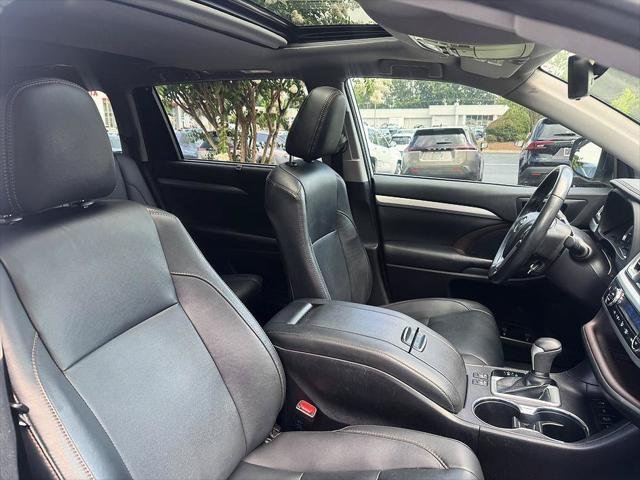 Certified Used 2019 CELESTIAL SILVER METALLIC Toyota  image 19