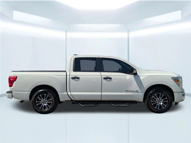 Used 2022 White Nissan SV image 7