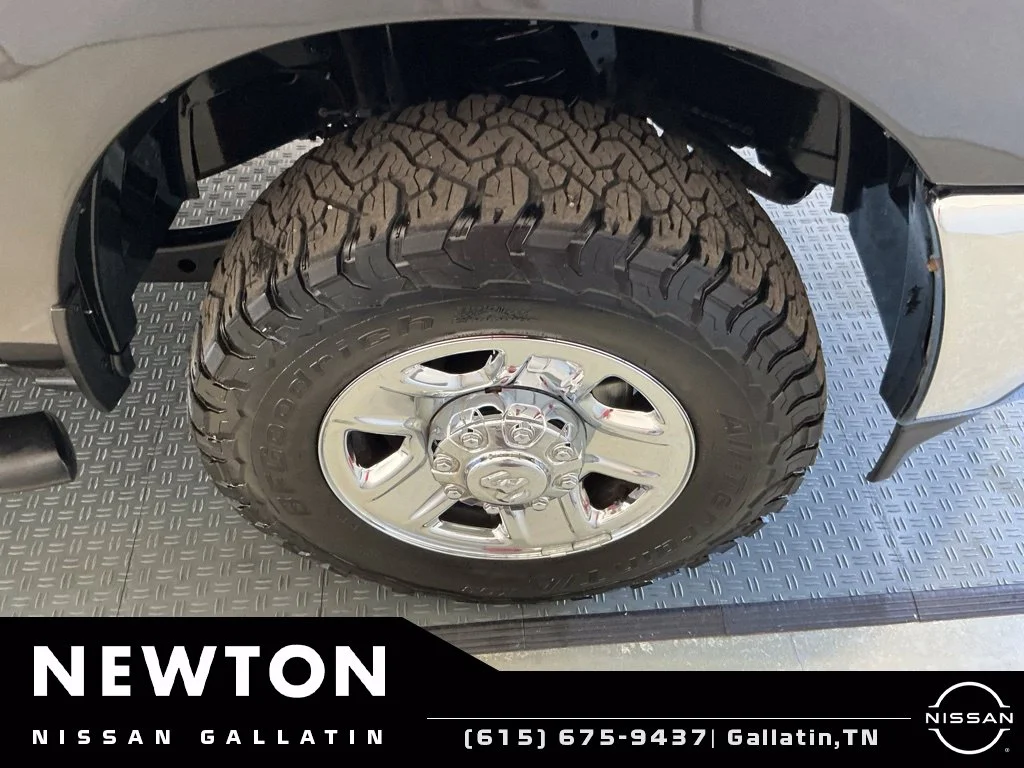 Used 2020 Crystal Metallic Ram Tradesman image 46