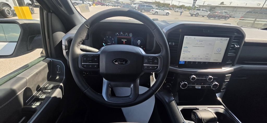 New 2026 Oxford White Ford XLT image 16