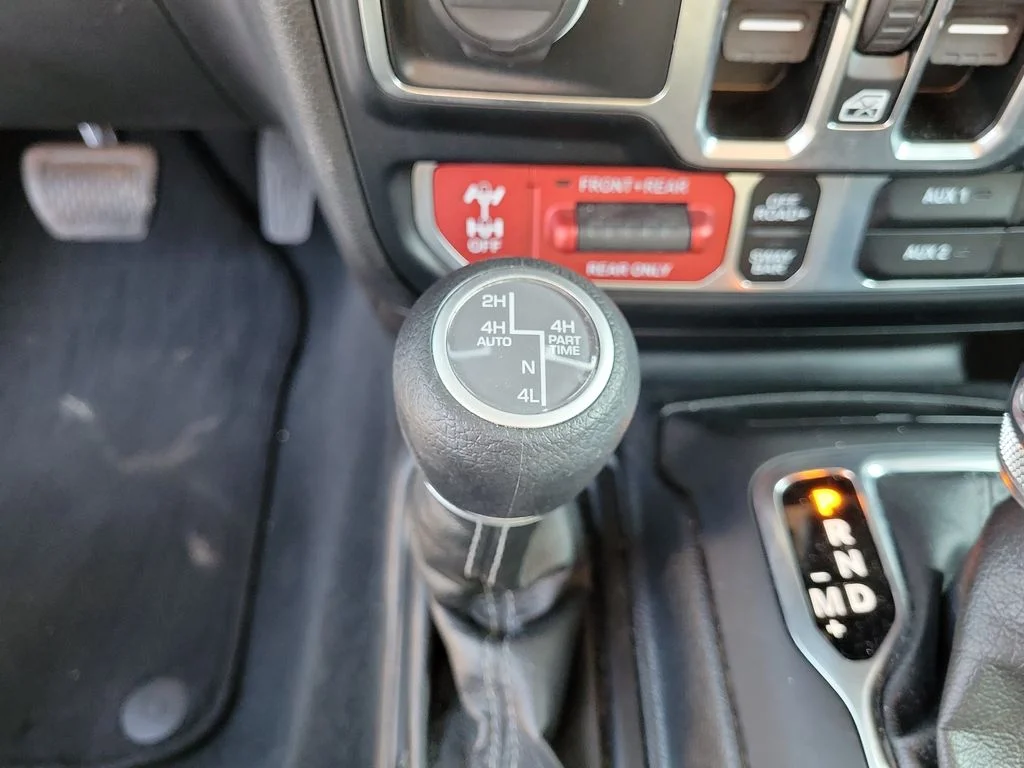 Used 2024 Silver Zynith Clearcoat Jeep Rubicon 4xe image 40