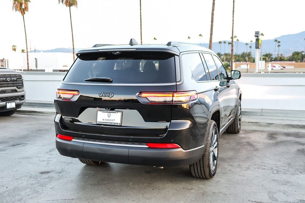 New 2026 Diamond Black Jeep 85th Anniversary Edition image 9