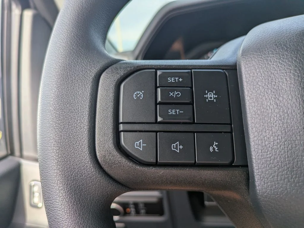New 2026 Oxford White Ford XL image 25