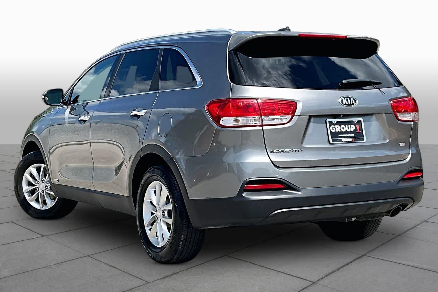 Used 2016 Titanium Silver Kia LX image 12