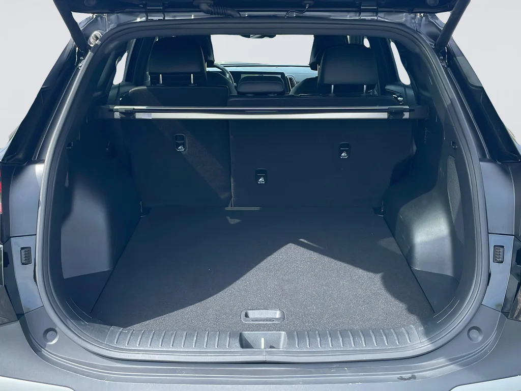 Used 2023 Black Kia X-Pro Prestige image 35