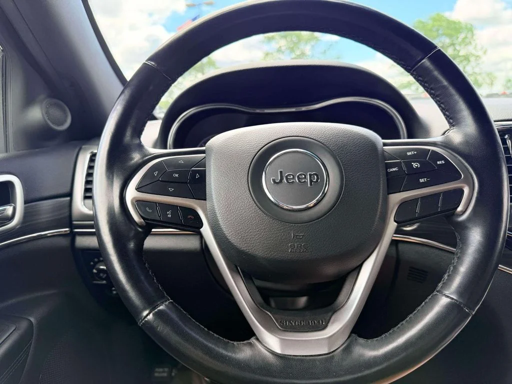 Used 2022 White Jeep Limited image 17