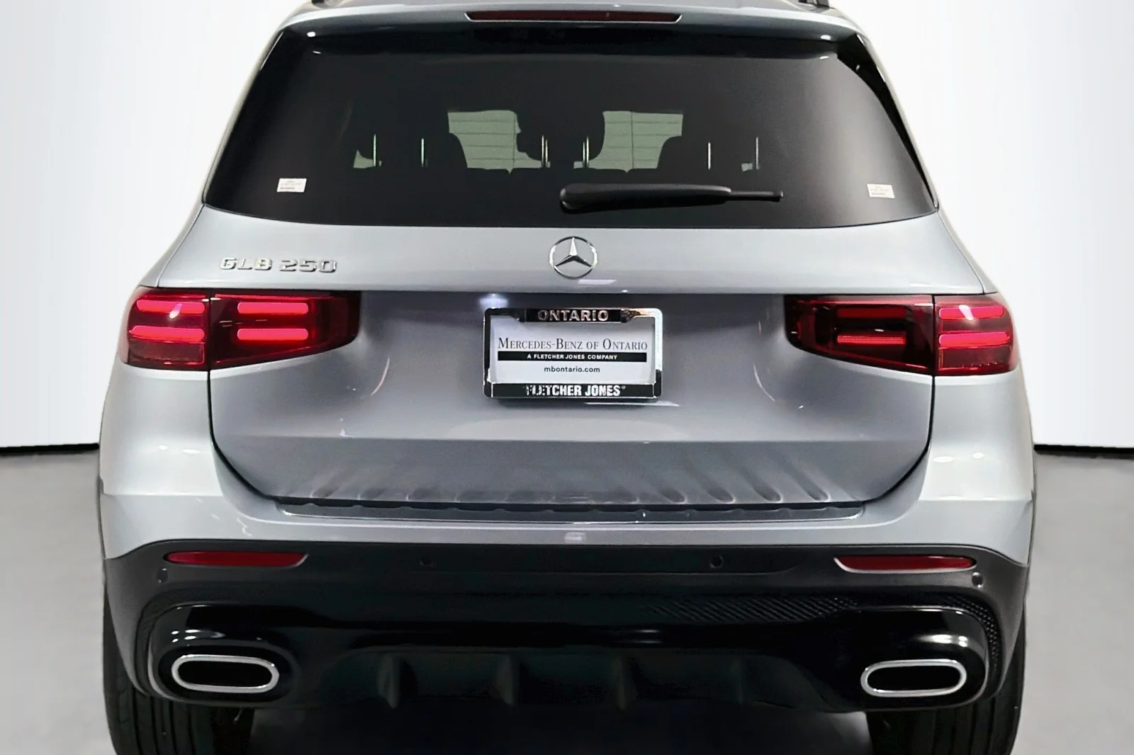 Used 2025 Cirrus Silver Metallic Mercedes-Benz 250 image 3