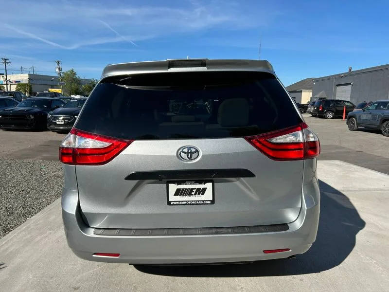 Used 2019 Silver Toyota L Minivan 4D image 50