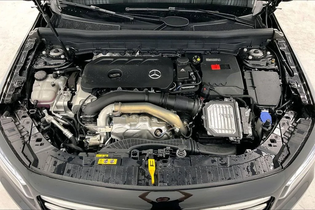 New 2026 Night Black Mercedes-Benz GLB 250 image 28