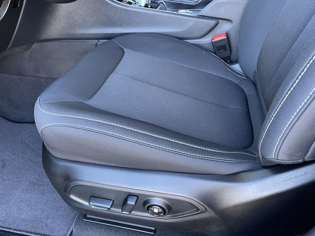 New 2026 Baltic Gray Metallic Clear-Coat Exterior Paint Jeep Laredo X image 15