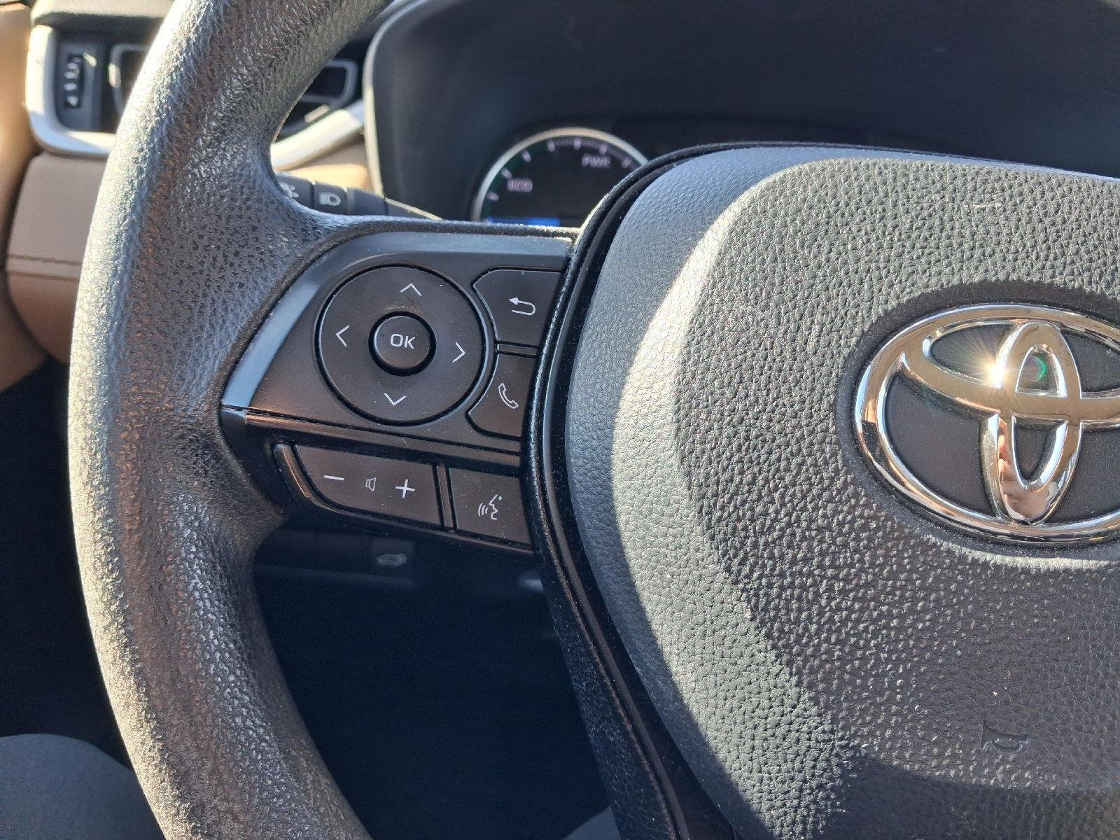 Used 2021 Midnight Black Metallic Toyota XLE image 36