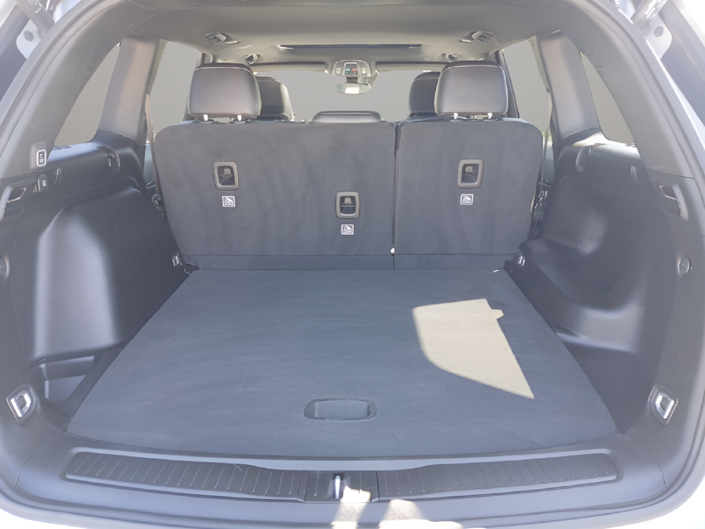 Used 2023 Silver Jeep Altitude X image 27