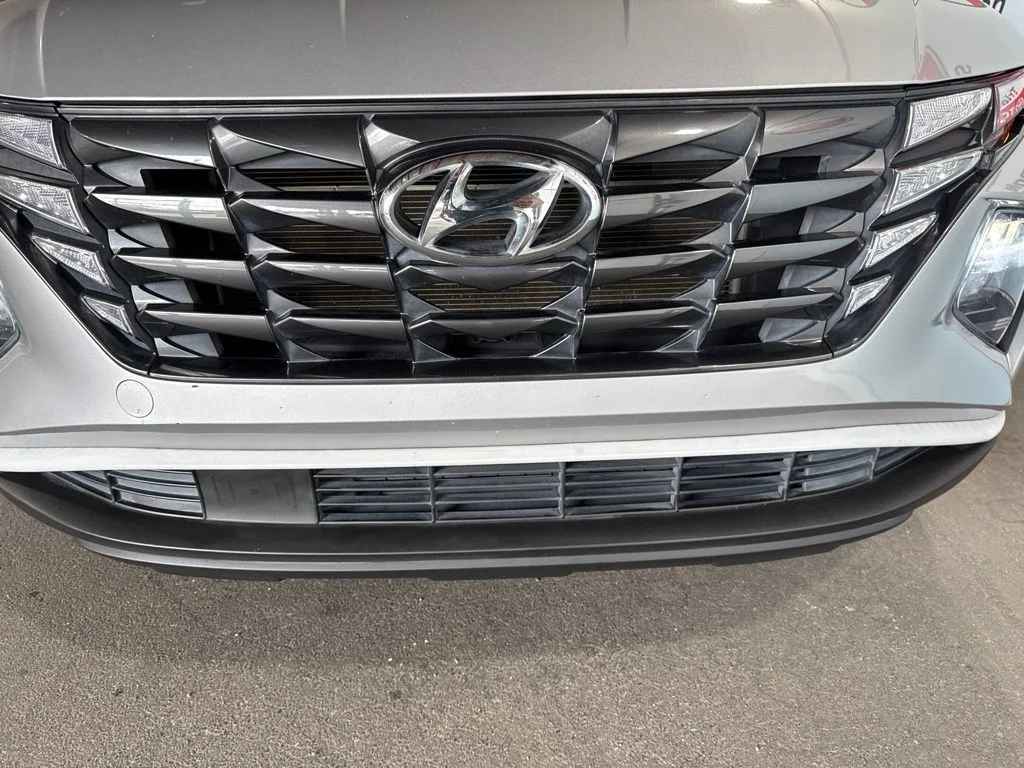 Used 2023 Silver Hyundai SE image 13