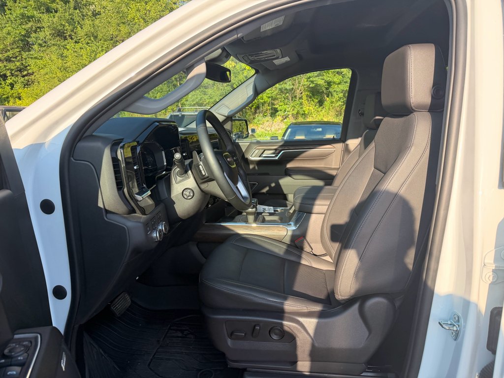 Used 2023 Summit White GMC SLT image 6