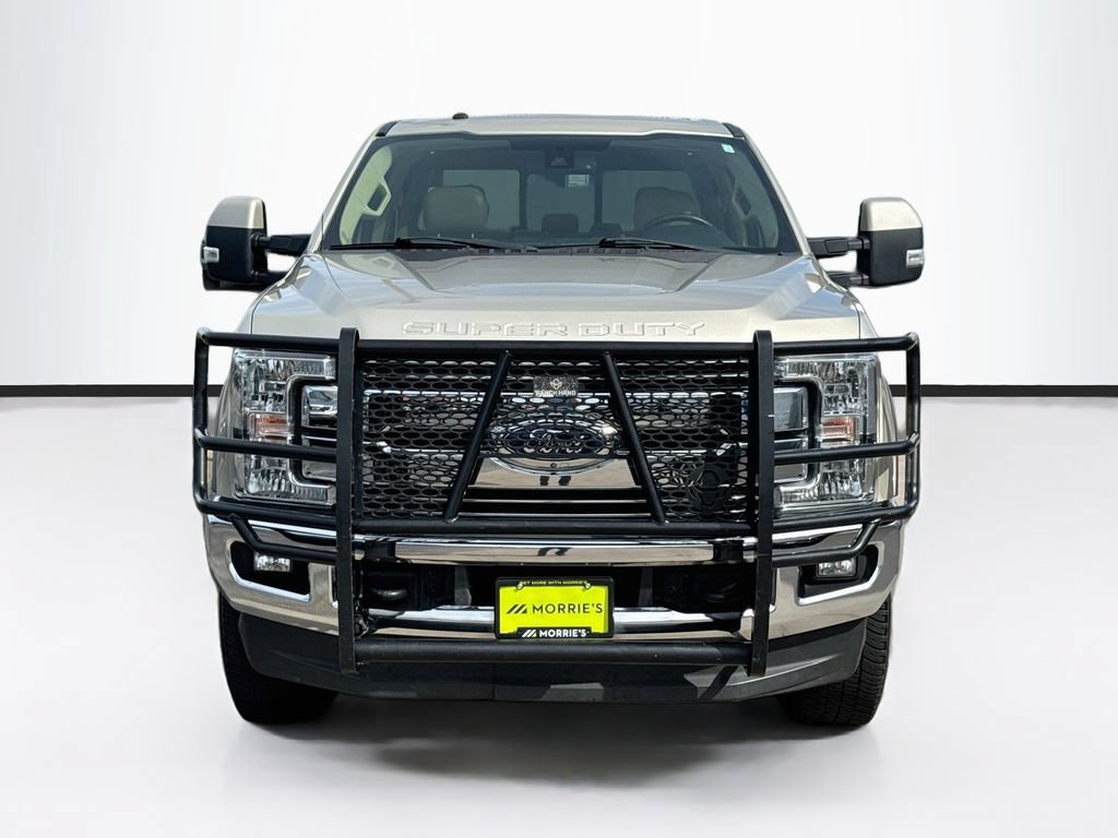 Used 2017  Ford Lariat image 2