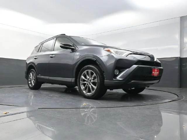 Used 2018 Gray Toyota Limited image 31
