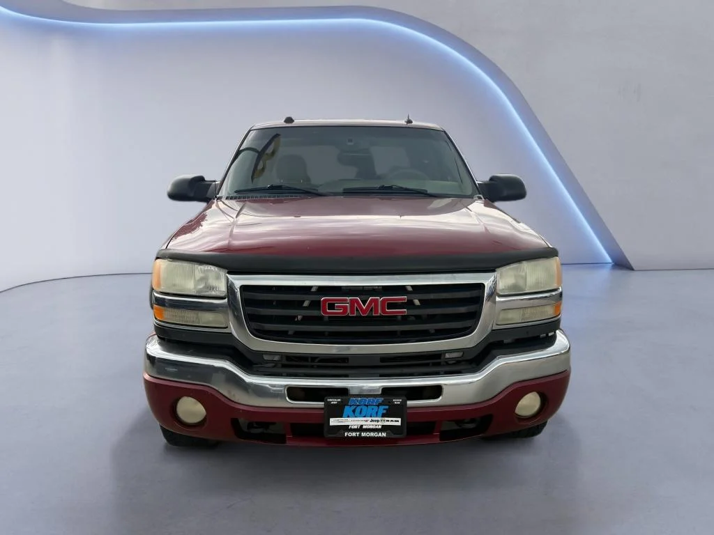 Used 2005 Maroon GMC SLT image 7