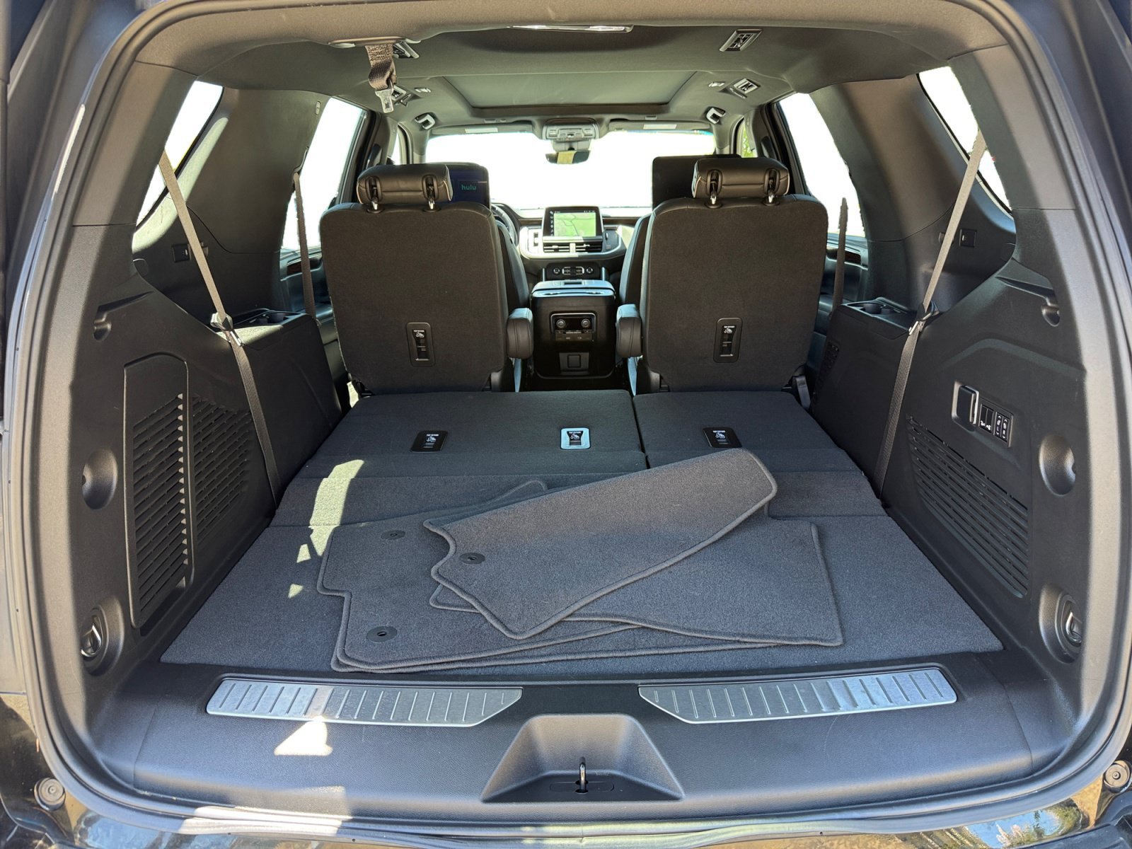 Used 2023 Black Chevrolet Premier image 17